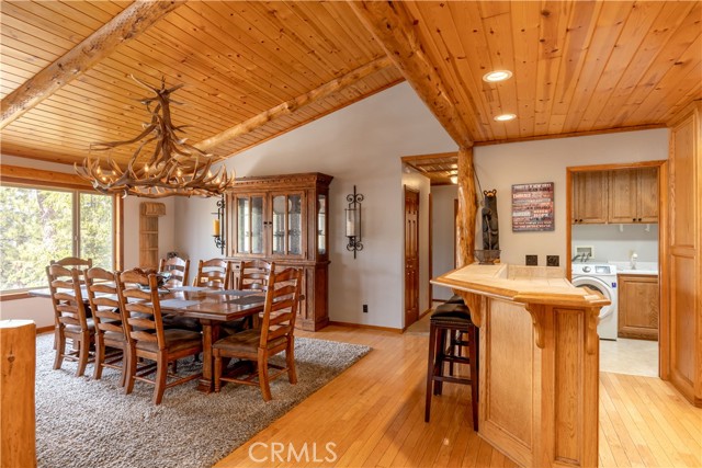 42690 Edgehill Place, Big Bear Lake CA: https://media.crmls.org/medias/37f90c7d-e4fe-4f16-b974-1184f6a2745c.jpg