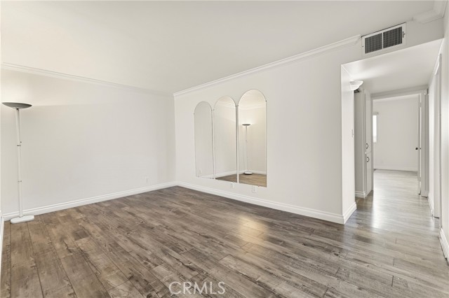 5403 Newcastle Avenue photo 13
