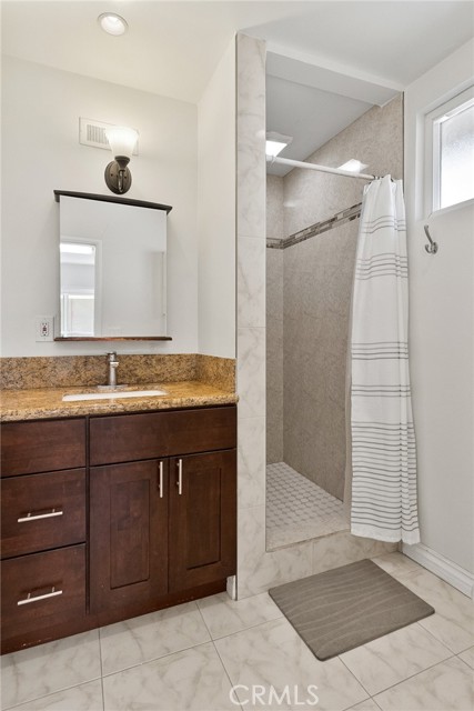 Detail Gallery Image 10 of 19 For 1310 W Laster Ave, Anaheim,  CA 92802 - 3 Beds | 2 Baths