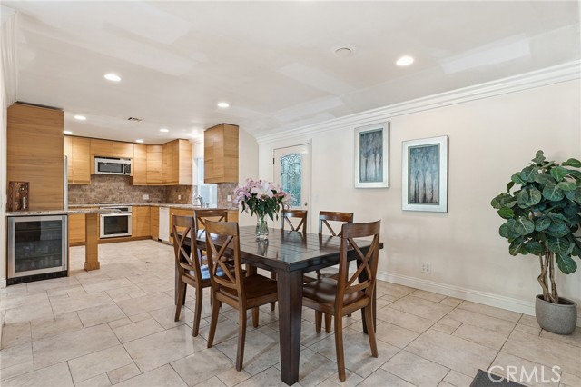 Detail Gallery Image 9 of 36 For 21904 Galvez, Woodland Hills,  CA 91364 - 3 Beds | 3/1 Baths