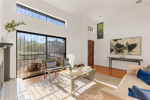 Detail Gallery Image 4 of 32 For 406 N Lincoln Ave a,  Monterey Park,  CA 91755 - 3 Beds | 3 Baths