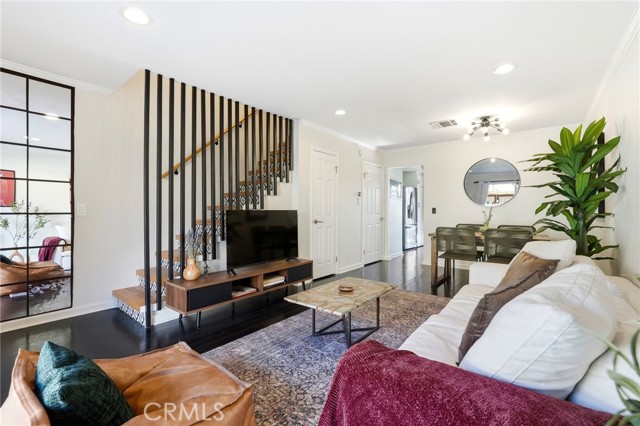 Detail Gallery Image 11 of 58 For 11127 La Maida #9,  North Hollywood,  CA 91601 - 3 Beds | 2/1 Baths