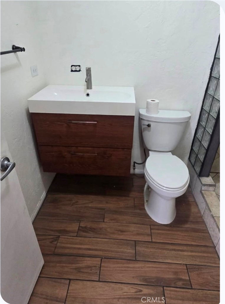 MLS #OC25004579 image #32