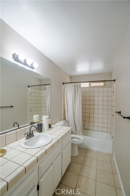Detail Gallery Image 26 of 75 For 14064 Tioga, Oak Hills,  CA 92344 - 5 Beds | 2/1 Baths