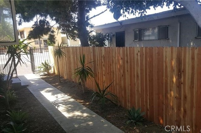 8014 S Western Avenue, Los Angeles CA: https://media.crmls.org/medias/37fb1bb5-dd63-4fe0-a198-03930b89e7fa.jpg