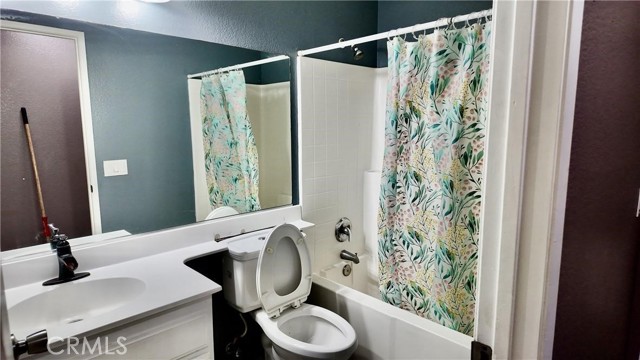 11807 Lupin Road, Adelanto CA: https://media.crmls.org/medias/37fb3fa5-540a-48b6-980d-7c4a5cde583d.jpg