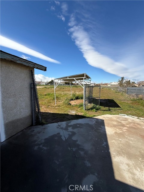 Detail Gallery Image 11 of 13 For 9966 Locust Ave, Hesperia,  CA 92345 - 2 Beds | 1 Baths