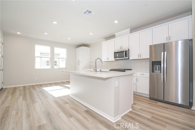 Detail Gallery Image 4 of 21 For 1132 Whirlwind Dr, Rancho Mission Viejo,  CA 92694 - 3 Beds | 2/1 Baths