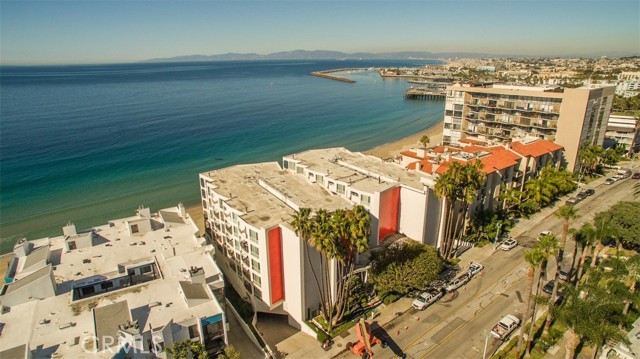 565 Esplanade, Redondo Beach, California 90277, 1 Bedroom Bedrooms, ,1 BathroomBathrooms,Residential,Sold,Esplanade,SB23142928