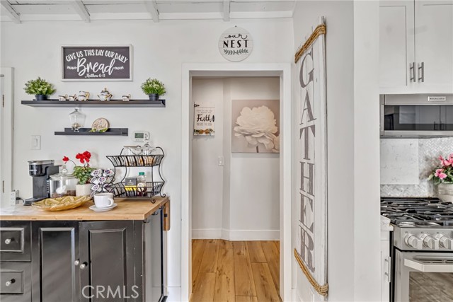 Detail Gallery Image 13 of 26 For 2884 Crescent-Way Thousand Oaks Way, Thousand Oaks,  CA 91362 - 2 Beds | 1 Baths