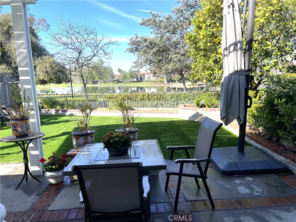 https://media.crmls.org/medias/37fd3f40-510a-4708-8630-0b713e2e7328.jpg?preset=X-Large