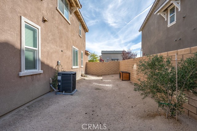 Detail Gallery Image 34 of 39 For 37937 Avenida De Diego, Palmdale,  CA 93552 - 5 Beds | 3/1 Baths