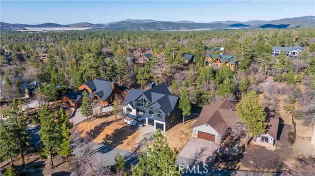 Detail Gallery Image 2 of 38 For 1618 Tuolumne Rd, Big Bear City,  CA 92314 - 4 Beds | 3/1 Baths