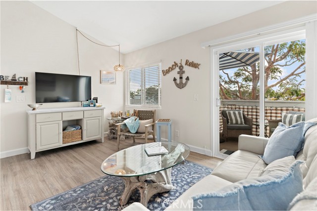 Detail Gallery Image 5 of 25 For 34034 Selva Rd #103,  Dana Point,  CA 92629 - 2 Beds | 2 Baths