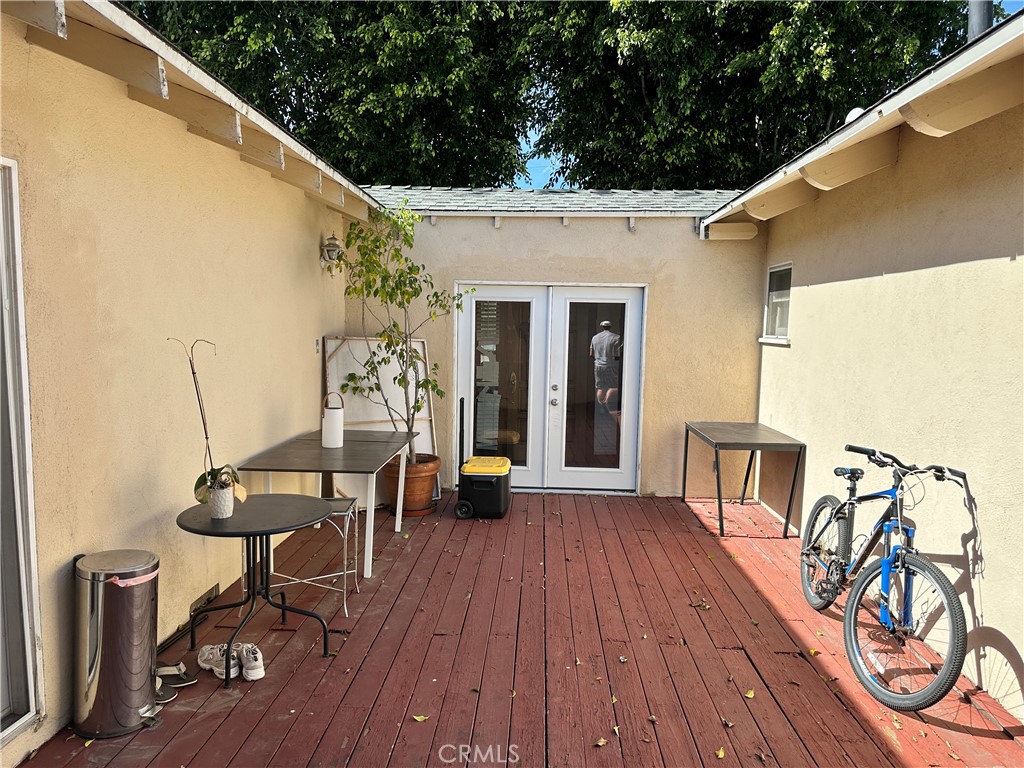 https://media.crmls.org/medias/37fe96ce-6dfc-45b6-b783-93aa8283074d.jpg?preset=X-Large