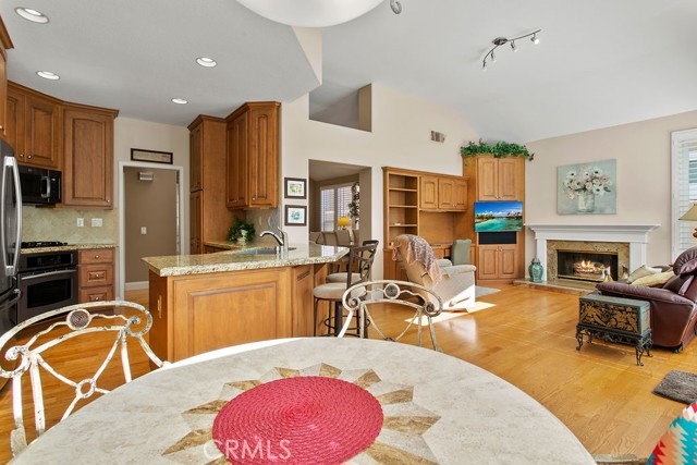 21432 Bastia, Mission Viejo CA: https://media.crmls.org/medias/37ff49f6-3e96-4f0f-8359-3ffaf940e56d.jpg