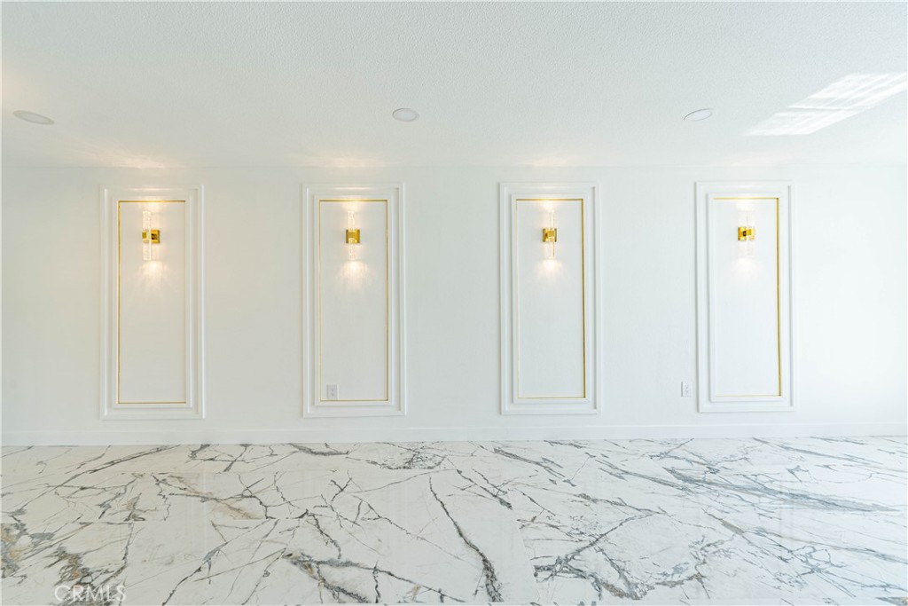 https://media.crmls.org/medias/37ff9fd5-d8da-48a3-a7dc-6b2dbc44110b.jpg?preset=X-Large