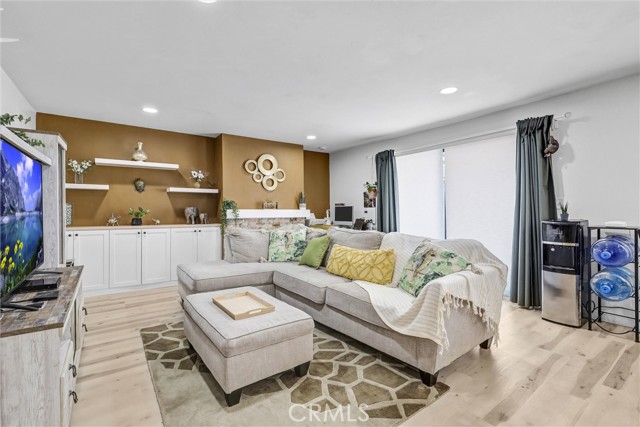 12400 Montecito Road, Seal Beach CA: https://media.crmls.org/medias/380011ba-84fd-4319-9dc5-66f3179a265c.jpg