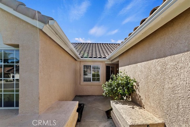 Front entry walkway and entry