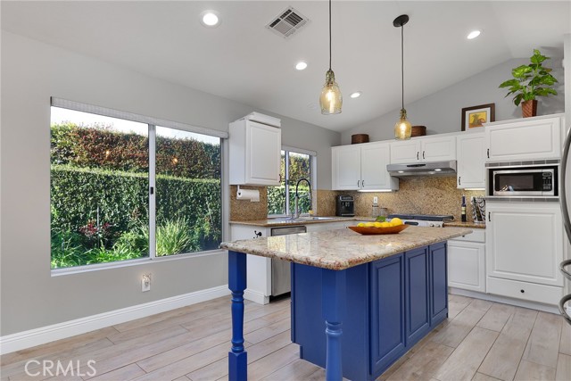 24632 Stagg Street, West Hills CA: https://media.crmls.org/medias/380063cb-5de7-4706-bb7b-a51f430783df.jpg