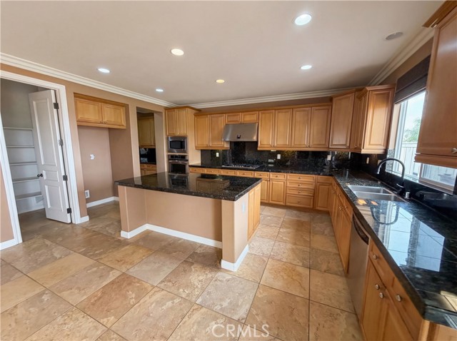 Detail Gallery Image 2 of 58 For 23 Plaza Modena, Lake Elsinore,  CA 92532 - 4 Beds | 3/1 Baths