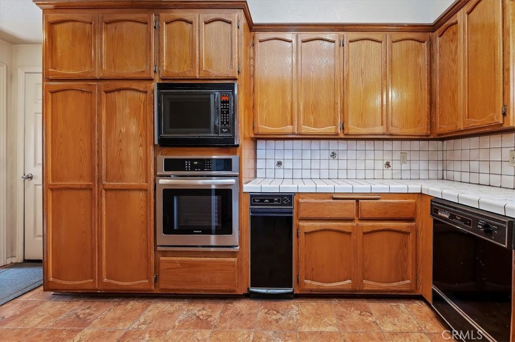 https://media.crmls.org/medias/380156b1-7bf0-4ea4-b6d5-69adfa04de57.jpg?preset=X-Large