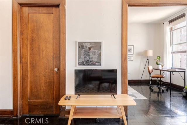 455 E Ocean Boulevard, Long Beach CA: https://media.crmls.org/medias/3802613e-4212-4b10-8740-38efa1811160.jpg