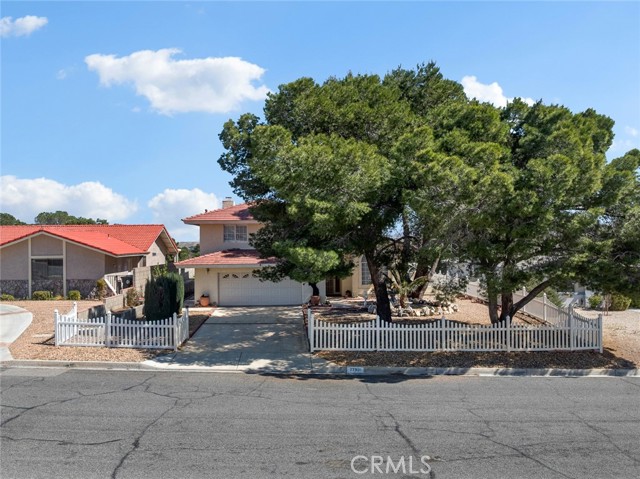 Detail Gallery Image 4 of 48 For 27921 Evergreen, Helendale,  CA 92342 - 3 Beds | 3 Baths