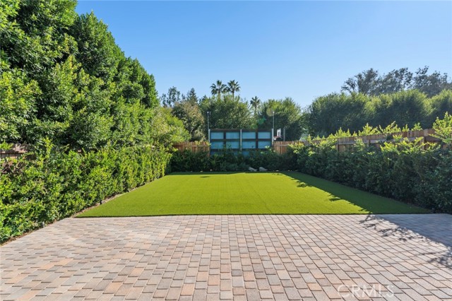 Detail Gallery Image 2 of 39 For 6200 Woodlake Ave, Woodland Hills,  CA 91367 - 3 Beds | 2 Baths