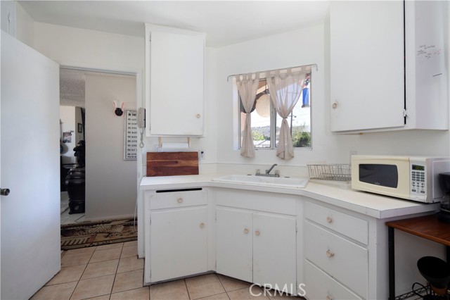 13219 Waltham Avenue, Poway CA: https://media.crmls.org/medias/38045647-cbf7-4d43-afef-3a9f7c237818.jpg