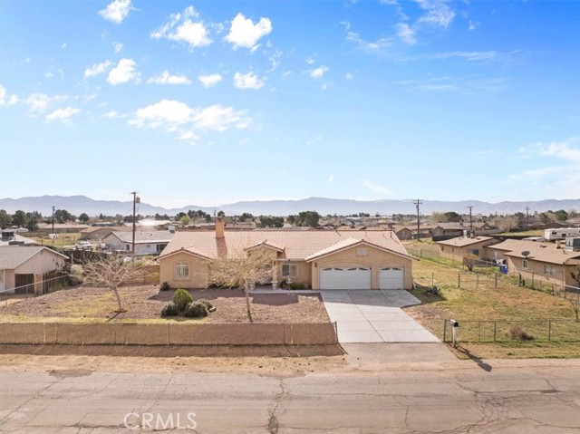 Detail Gallery Image 2 of 30 For 15833 Sago, Apple Valley,  CA 92307 - 4 Beds | 3 Baths