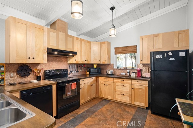 Image 16 of 67 For 2921 Bohemia Avenue