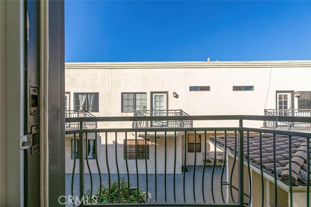 10894 Olinda Street, Sun Valley CA: https://media.crmls.org/medias/3805e587-190b-484c-938d-b3b15e741077.jpg