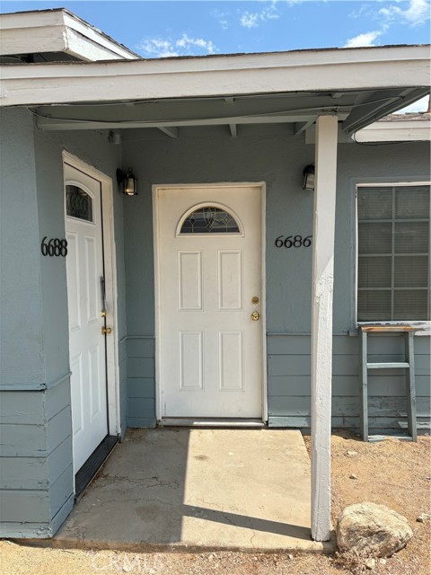 6688 Yucca Avenue, 29 Palms CA: https://media.crmls.org/medias/38061f3d-bdac-4b00-a9b6-5dd93585a94a.jpg