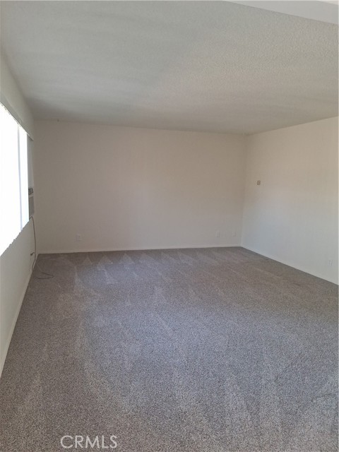 Detail Gallery Image 5 of 19 For 26460 Girard St, Hemet,  CA 92544 - 3 Beds | 2 Baths