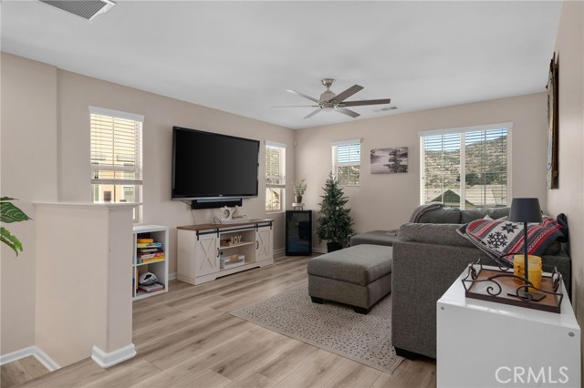 24206 Dandelion Court, Lake Elsinore CA: https://media.crmls.org/medias/380754cd-02c6-44df-9adc-94a4e7e949ed.jpg