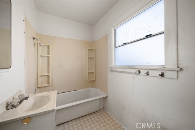 Detail Gallery Image 9 of 15 For 1427 Beach Street, San Luis Obispo,  CA 93401 - 2 Beds | 1 Baths