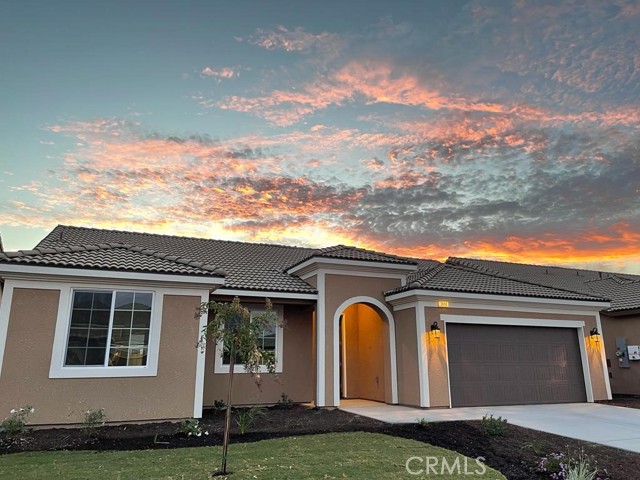 Detail Gallery Image 1 of 17 For 3414 N Oakwood St, Visalia,  CA 93291 - 3 Beds | 2 Baths