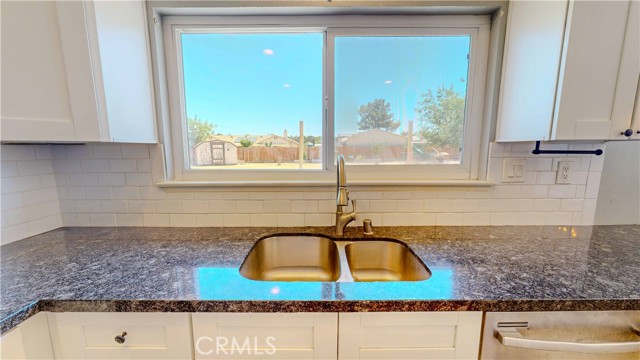 Detail Gallery Image 15 of 38 For 13937 Cuyamaca Rd, Apple Valley,  CA 92307 - 3 Beds | 2 Baths