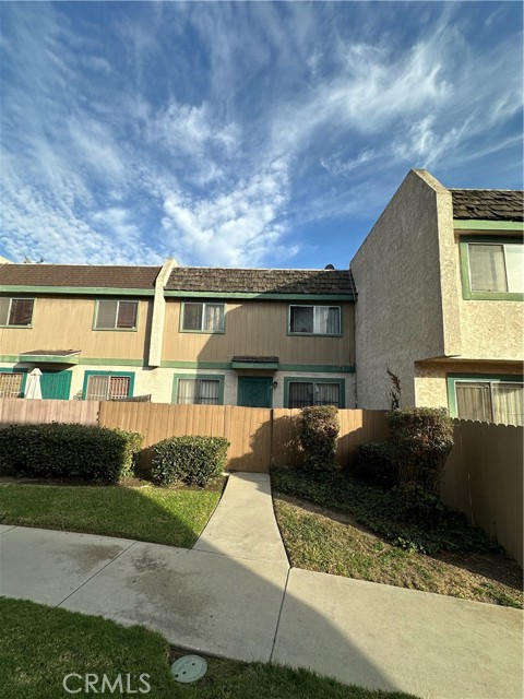 Detail Gallery Image 1 of 14 For 155 S Wilmington Ave #C,  Compton,  CA 90220 - 2 Beds | 2 Baths