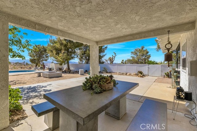 9124 Joshua Lane, Yucca Valley CA: https://media.crmls.org/medias/380a8749-5a2e-4308-9918-c0a681e6d2dd.jpg