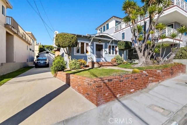 705 2nd Street, Hermosa Beach, California 90254, 3 Bedrooms Bedrooms, ,2 BathroomsBathrooms,Residential,Sold,2nd,PV22031589