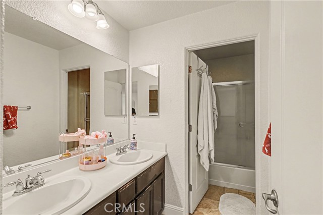 Detail Gallery Image 38 of 54 For 2001 Sola Ct, Atwater,  CA 95301 - 5 Beds | 3/1 Baths