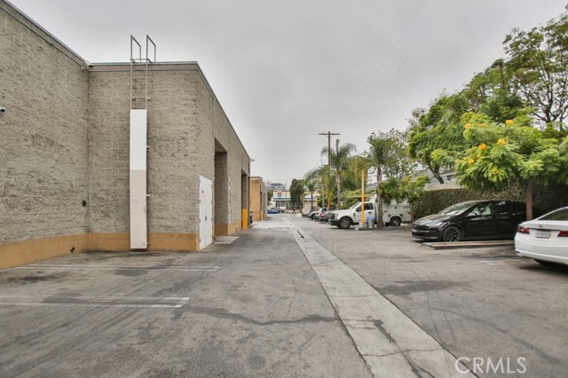 5537 W Sunset Boulevard, Los Angeles CA: https://media.crmls.org/medias/380c84e4-d087-48da-b2a9-7edaa6e47607.jpg