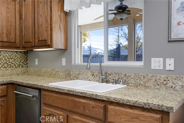 Detail Gallery Image 32 of 67 For 12809 Trafalgar Square, Bakersfield,  CA 93312 - 5 Beds | 3 Baths