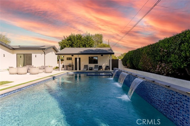 Detail Gallery Image 20 of 70 For 7714 Lasaine Ave, Northridge,  CA 91325 - 3 Beds | 4 Baths