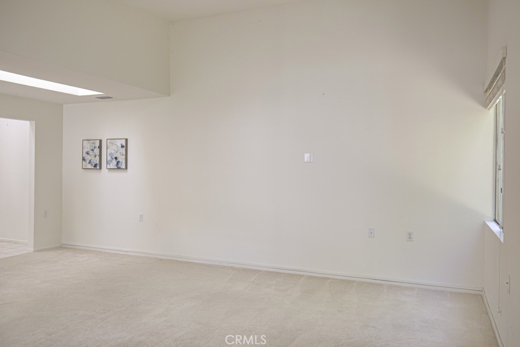 https://media.crmls.org/medias/380eb6b0-2892-4dbf-a750-eebb68a2107e.jpg?preset=X-Large