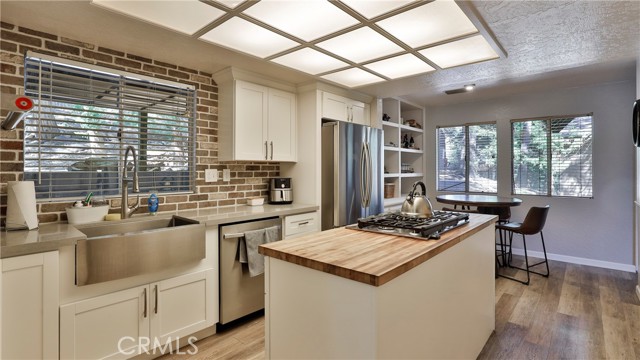 Detail Gallery Image 18 of 60 For 325 Cedarbrook Dr, Twin Peaks,  CA 92391 - 3 Beds | 2/1 Baths