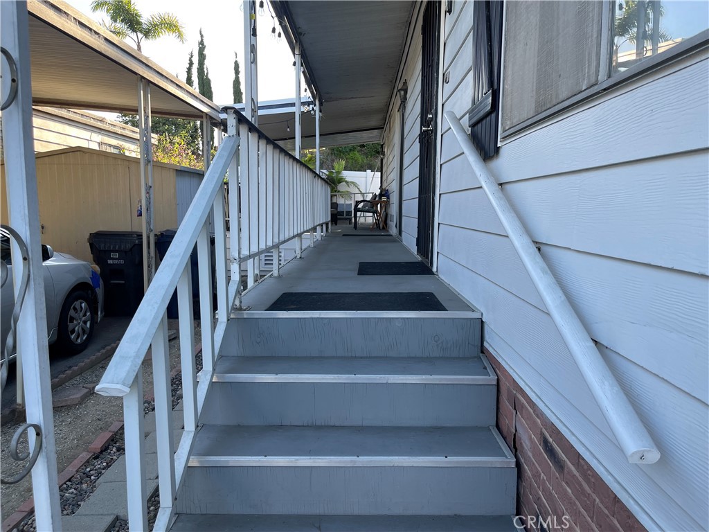 MLS #OC24246365 img 1