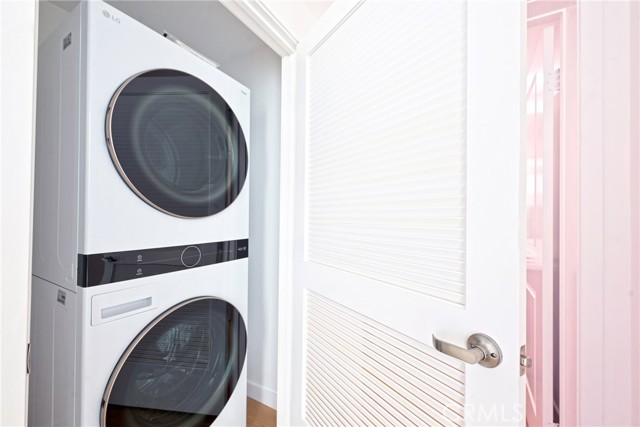 Detail Gallery Image 10 of 10 For 14606 Sylvan St #206,  Van Nuys,  CA 91411 - 2 Beds | 2 Baths